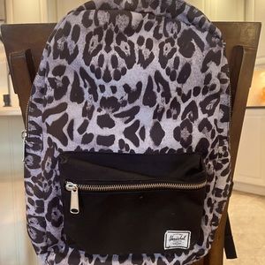 Hershel backpack, almost new condition